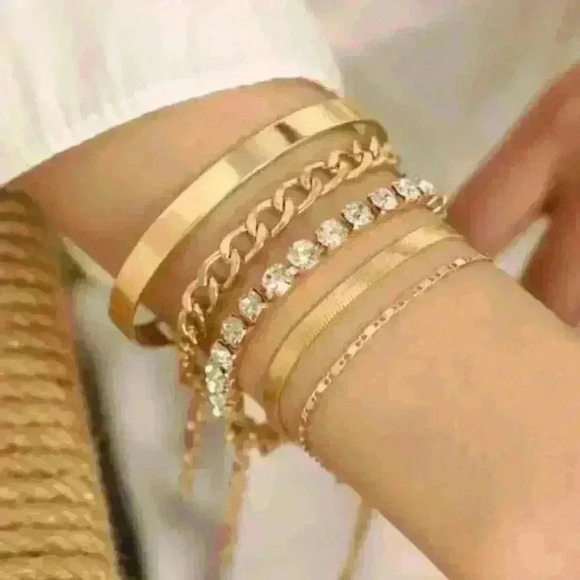 Jewelry - New Gold-Tone Bracelet Set: A stunning set of gold-tone bracelets